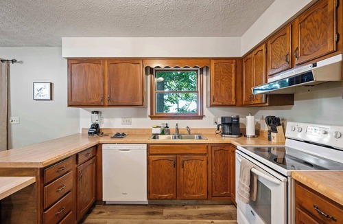 Hamilton House | The Family Nook Home for 8