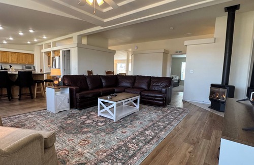 Steptoe House | The Farmhouse @ Link'd Hearts Ranch 3 BD/2 BA Home Great View, Tons of Upgrades