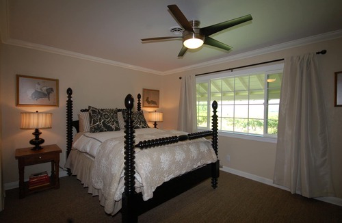 Oak Knoll House | The Farmhouse Vineyard