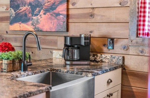 Zion National Park East Entrance Cabin | The Front Porch| Mountain Retreat, Starry Nights