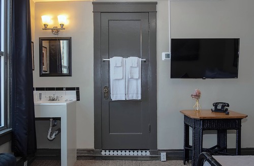 Downtown El Paso Hotel | The Gardner