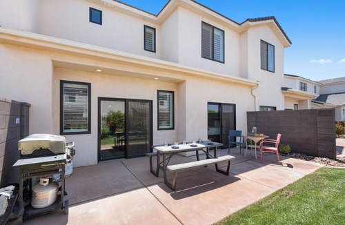 Washington Fields House | The Gathering Place, BBQ Grill, Resort Amenities, Family Friendly near St George