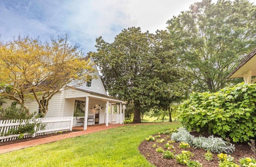 Berkeley Resort | The Historic Powhatan Williamsburg - 4 BDRM 2KG 1QN 2TWN 2 SOFABEDS 2 STORY STE