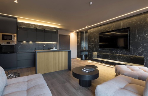 Ampelokipoi Apartment | The HostMaster Skyline Tower View Suite
