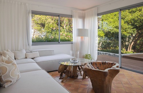 Bonifacio House | The House on the Beach