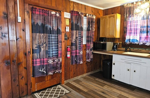 Hillsboro Cabin | The Huntsmen