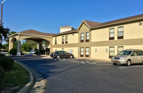 Creedmoor Hotel | The Inn at Creedmoor