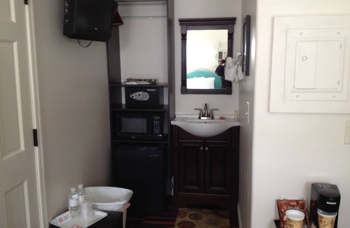 Cottonwood Hotel | The Iron Horse Inn
