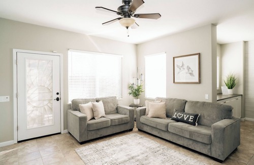 Stanislaus County House | The Ivory House - Spacious Modern Home