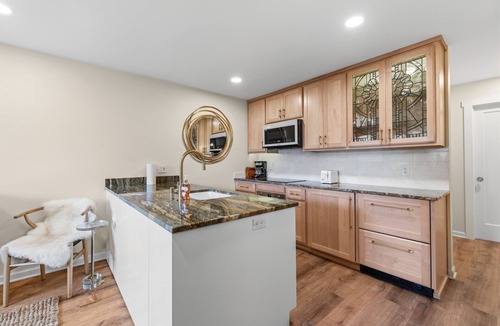 Sandpoint Condo | The Jewel Box - Fully Updated Downtown Condo w/ AC