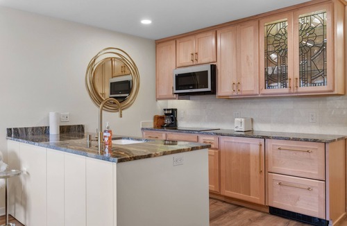 Sandpoint Condo | The Jewel Box - Fully Updated Downtown Condo w/ AC