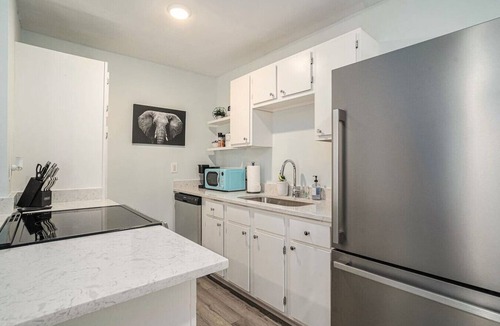 North Charleston Apartment | The Justice Jewel - 1BR/1BA Park Circle Retreat!
