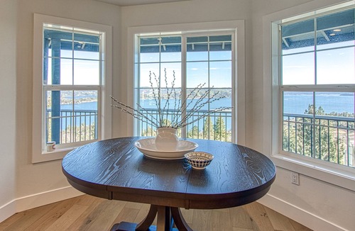 Kelseyville House | The Lakehouse. Spectacular Lake & Moutain Views, Pool, private marina & dock.