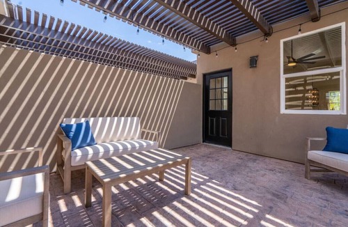Hurricane Villa | The Latitude Adjustment: Uncover your perfect escape.