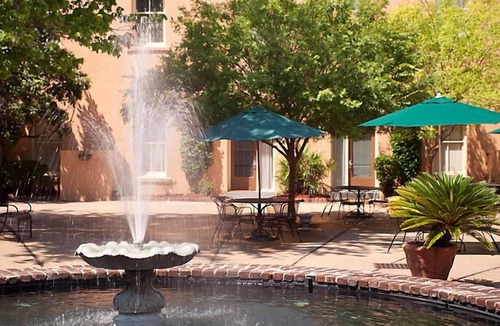 French Quarter Resort | The Lodge Alley Inn in the heart of Charleston!