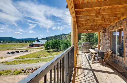 Meadow View Heights Apartment | The Lodge at Duck Creek: BEAR'S DEN SUITE