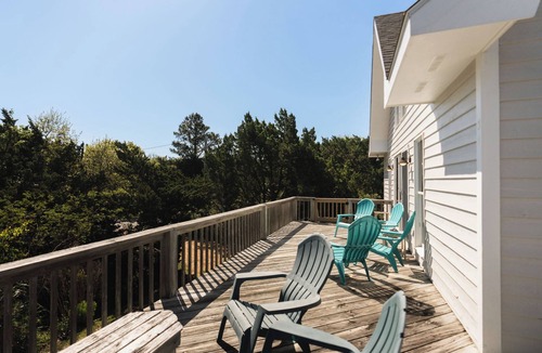Ocracoke House | The Lost Puppy: Dog friendly home in Jackson Dunes