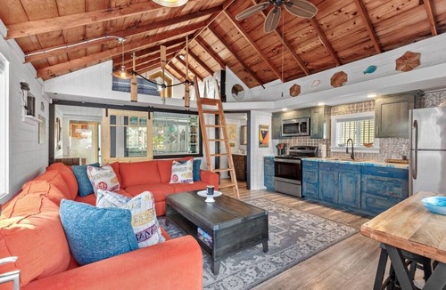 Bayview Boat Rental | The Love Shack on Lake Pend Oreille