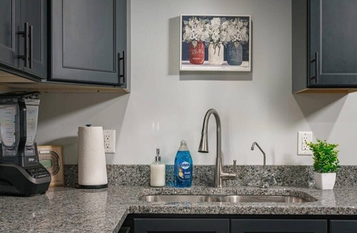 Roseland House | The Lucky Charm | Home of the Fighting Irish! BBQ, Games, 3-Bedrooms