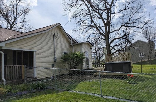 Lewis Center House | The Manx Manor - Fire Pit - 1.1 Acres - Hot Tub