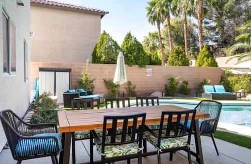North Las Vegas House | The Mojave Tiki Mirage With Pool - North Las Vegas