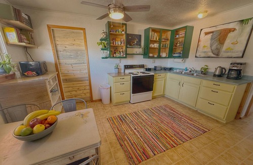 Bluff Hotel | The Mokee Motel (Room 3)
