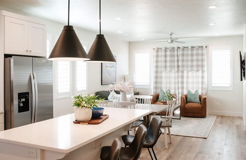 Washington Fields House | 🌲The Monroe ⛰️Pet Friendly Townhouse With Majestic Views and EV Charger Hookup