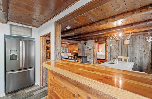 West Yellowstone House | The Moose Bunkhouse