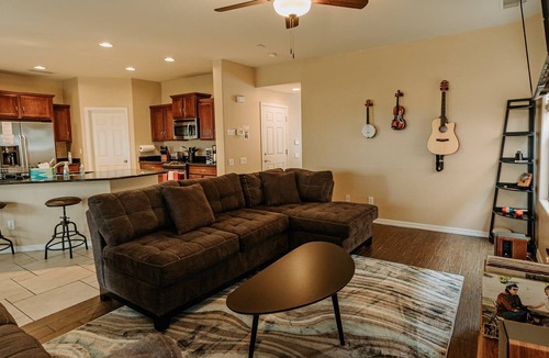 Northgate House | The Musical Getaway | Near Downtown | Fast Wifi