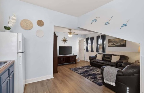 Willoughby Spit Apartment | The Navy Nest ~ Parking ~ Fire Pit ~ Near Bay