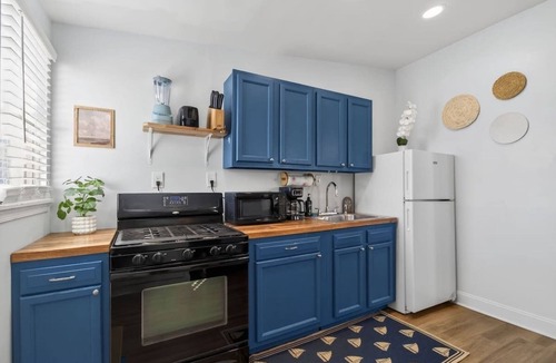 Willoughby Spit Apartment | The Navy Nest ~ Parking ~ Fire Pit ~ Near Bay