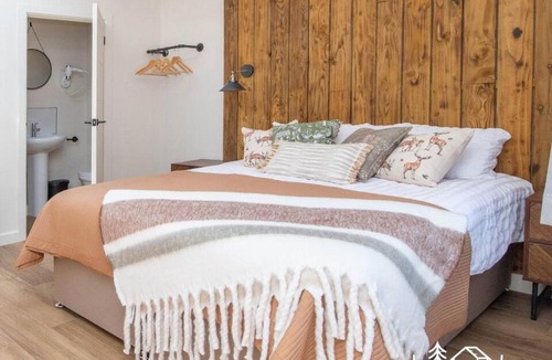 Dibden Purlieu Apartment | The Noble Stag - Room 3 - New Forest