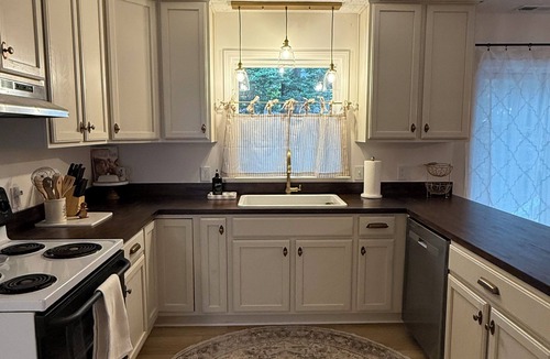 Kilmarnock House | The Nook in Kilmarnock Va 3 bedroom