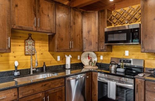 McArthur House | The Norwegian Wood - Near Hocking Hills!