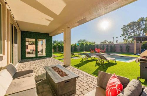 Glendale House | The One Glendale Pool & Spa State Farm