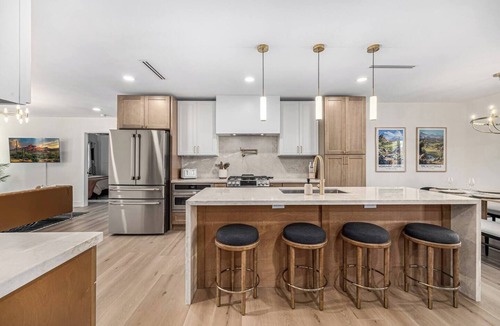 Village Grove House | The Palmera/Luxury Remodel/Heated Pool/Sleeps 14