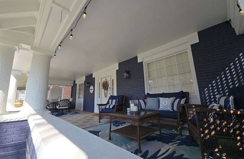 Huntington House | The Park House A 5 Bedroom Retreat w/Game Room & Fire Pit