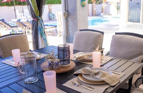 Mesquite House | The Perfect Getaway & Bunkhouse Casita with Heated Pool & Epic Game Room