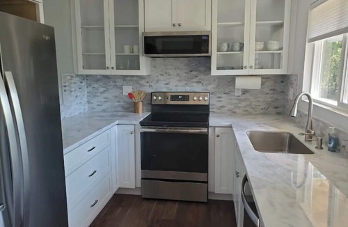 Deer Park Cottage | The Perfect Little House. Furnished 1BR cottage.