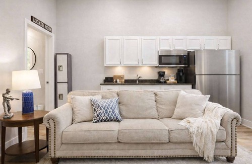 Taylor Berry House | The Pete Rose Suite | A Cozy Modern Brick Home