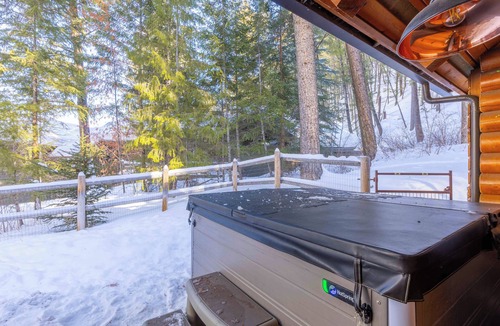 Warm Springs Cabin | The Pine Cabin – Luxury Mountain Living in Warm Springs