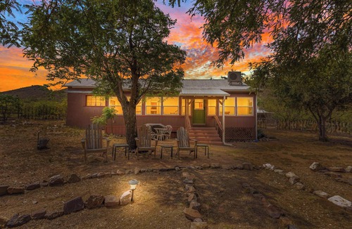 Willcox House | The Pioneer House | Summer Cottage in Willcox
