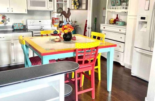 Price Cottage | The Polka Dot Cottage: A cute 1950`s vibe