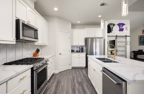Ridgecrest House | The Premier- 3BD/2BTH Home in Ridgecrest