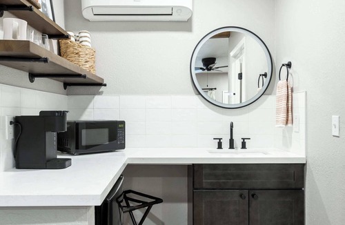 Three Rivers Hotel | The Rae Sequoia Motel RM5