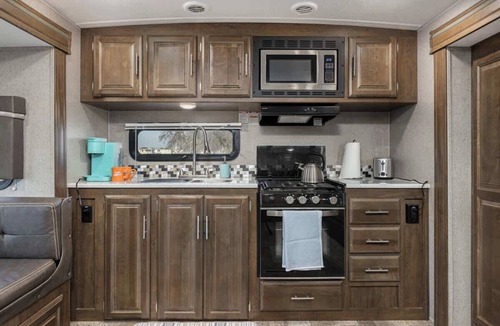 Visalia House | The Ranch Camper | Easy Camp Experience near Town!