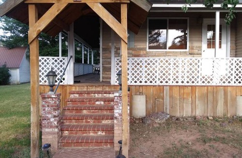 Alton House | The Ranch House Retreat