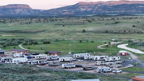 Hatch Hotel | The Riverside Ranch Motel and RV Park Southern Utah