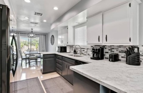 Visalia House | The Royal Oak Splash💦Sequoia Nat'l Park🌳 Lake🏔Mts