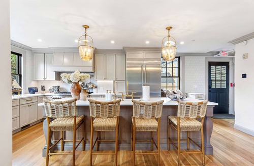 Newport House | The Royce on Pelham - Luxury Family Estate